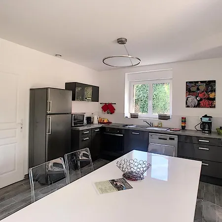 * Maison Aux Portes De Troyes En Champagne * * Sainte-Maure